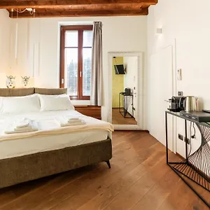 ** Bed and breakfast La Finestra Sul Ponte By Postcardsfrom Italia